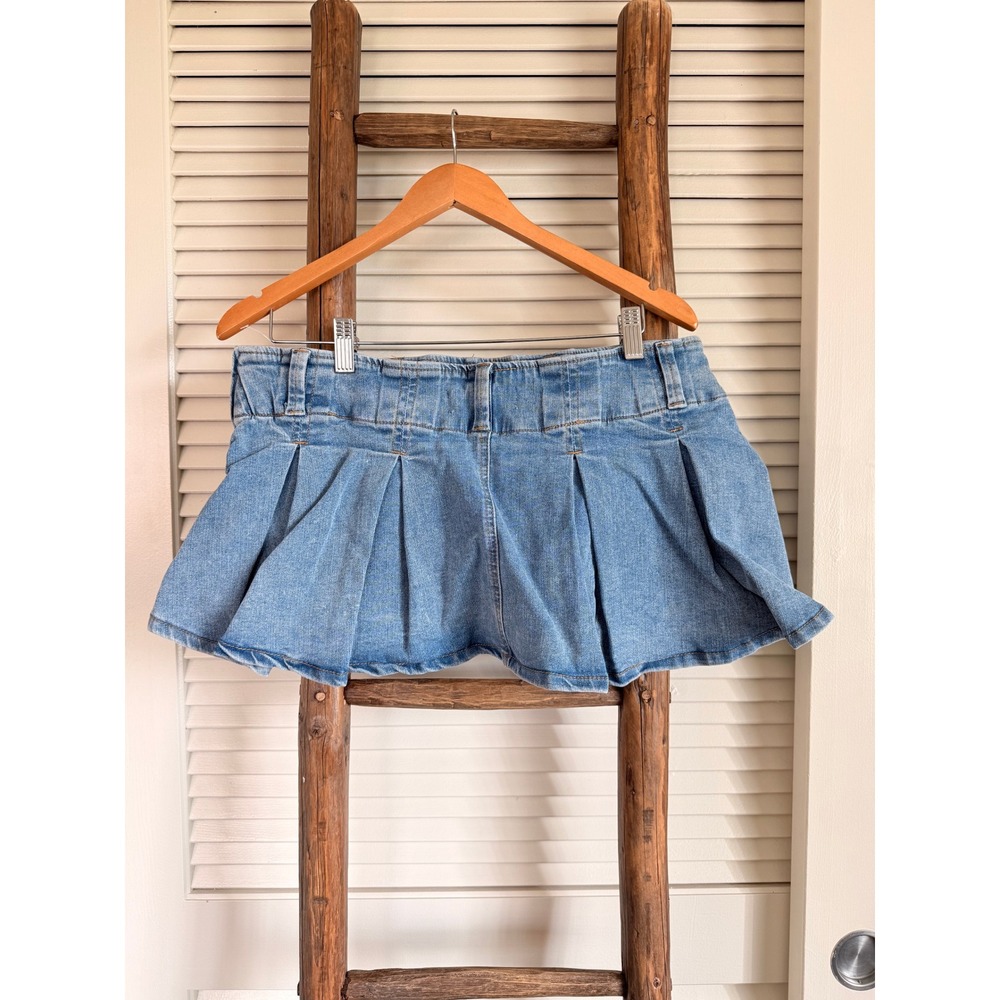Almost Famous Denim Pleated Belted Skort Light Wash Blue Y2K Micro Mini L - Picture 2 of 5